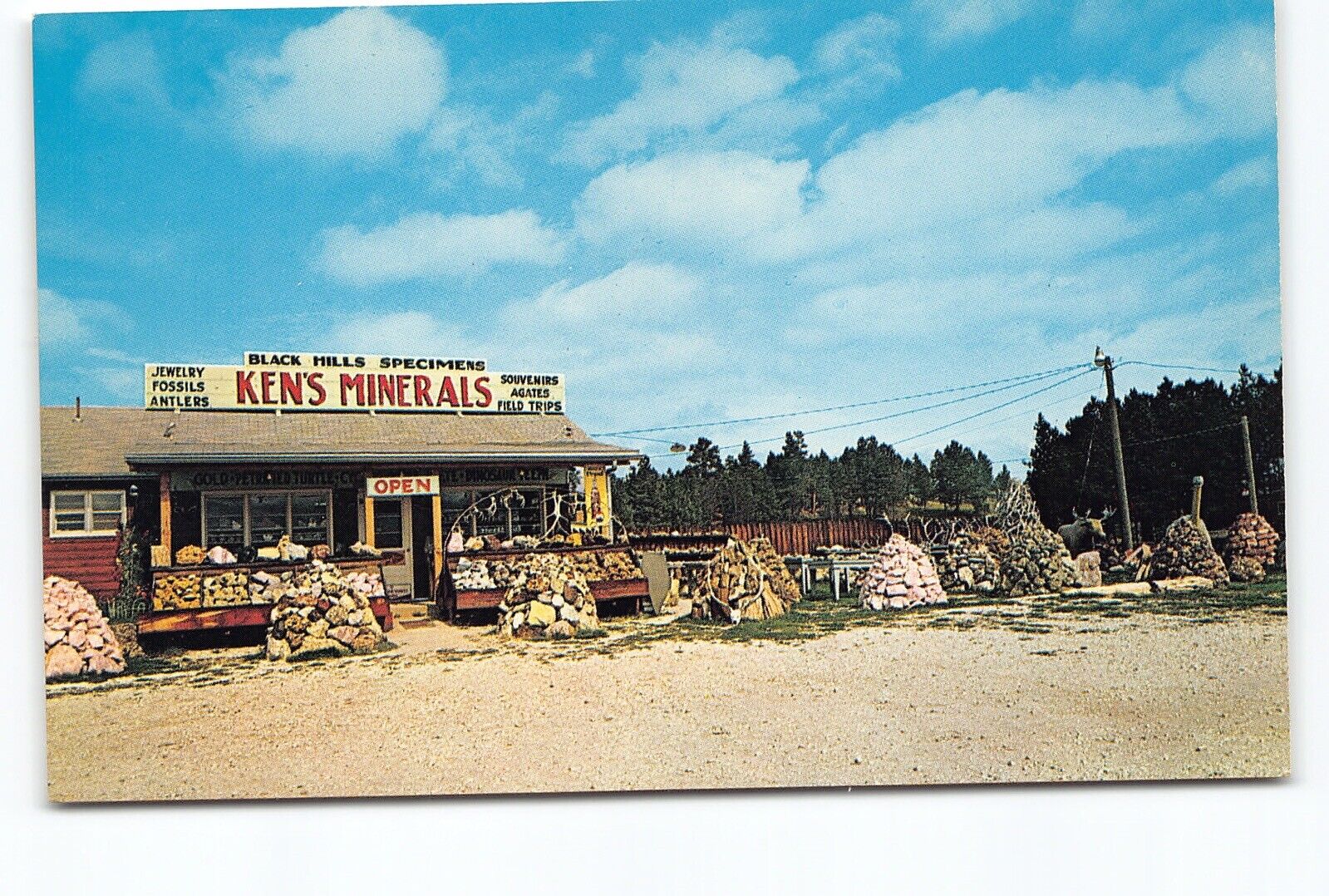Kens Minerals Highway 89 & 16A Custer South Dakota SD Chrome Postcard Unposted