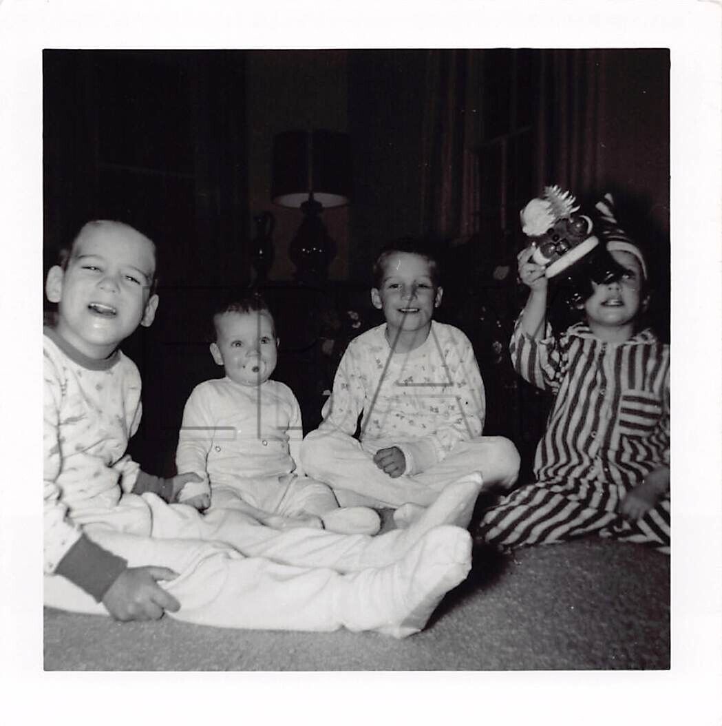 Old Photo Snapshot Boys With Baby Brother Portrait #39 Z2