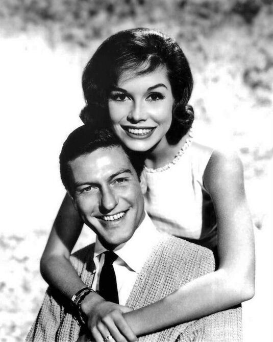 Actor DICK VAN DYKE SHOW Glossy 8x10 Photo Mary Tyler Moore Print Film Poster
