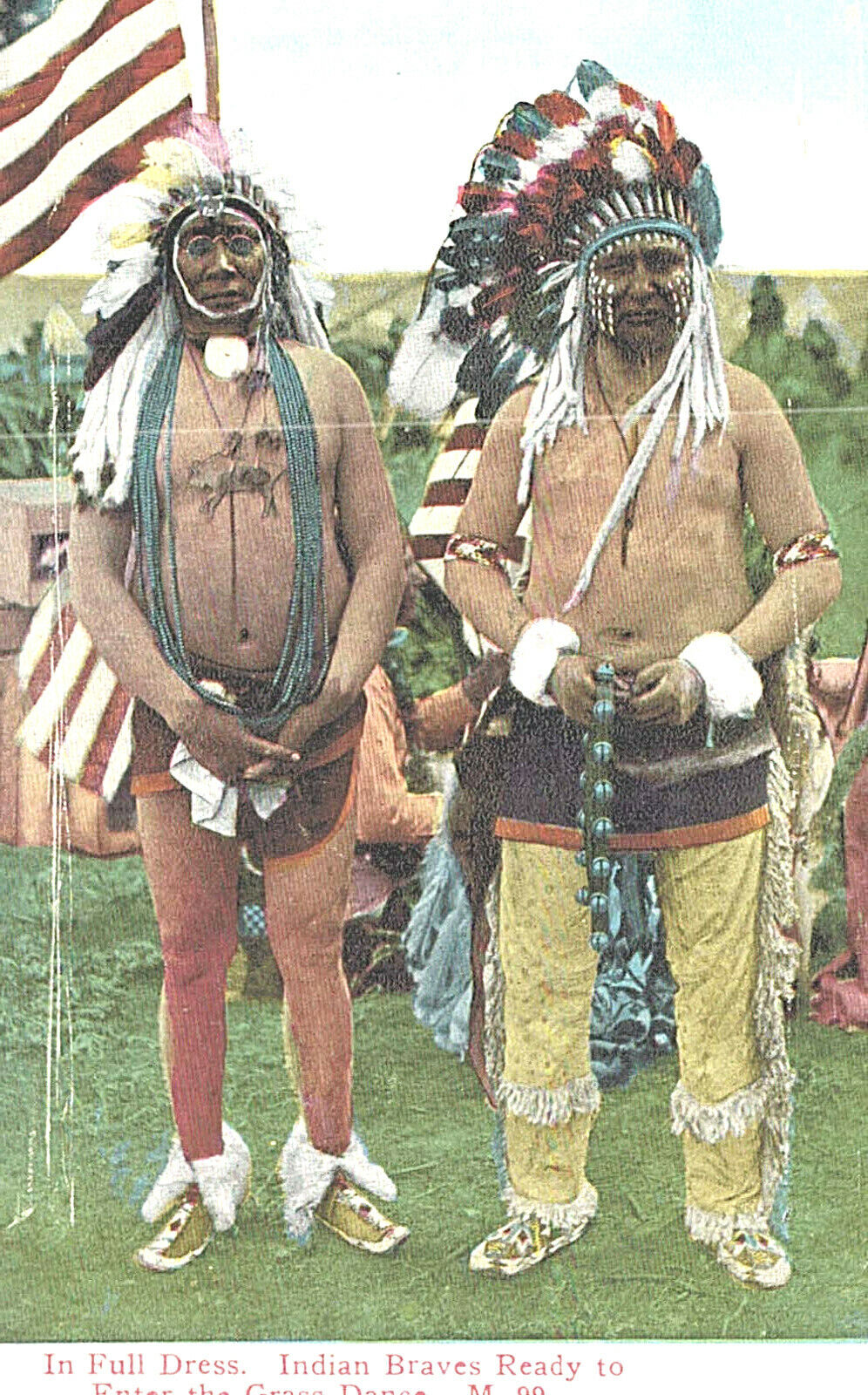 VIntage Postcard-In Full Dress, Indian Braves Ready to Enter the Grass Dance,M99