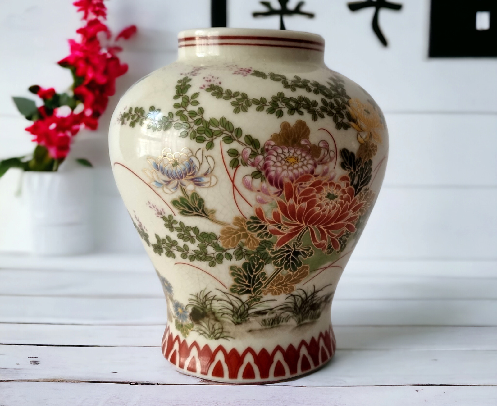 Japanese porcelain SHIBATA TOKI vintage Ceramic Chrysanthemum and Birds Vase