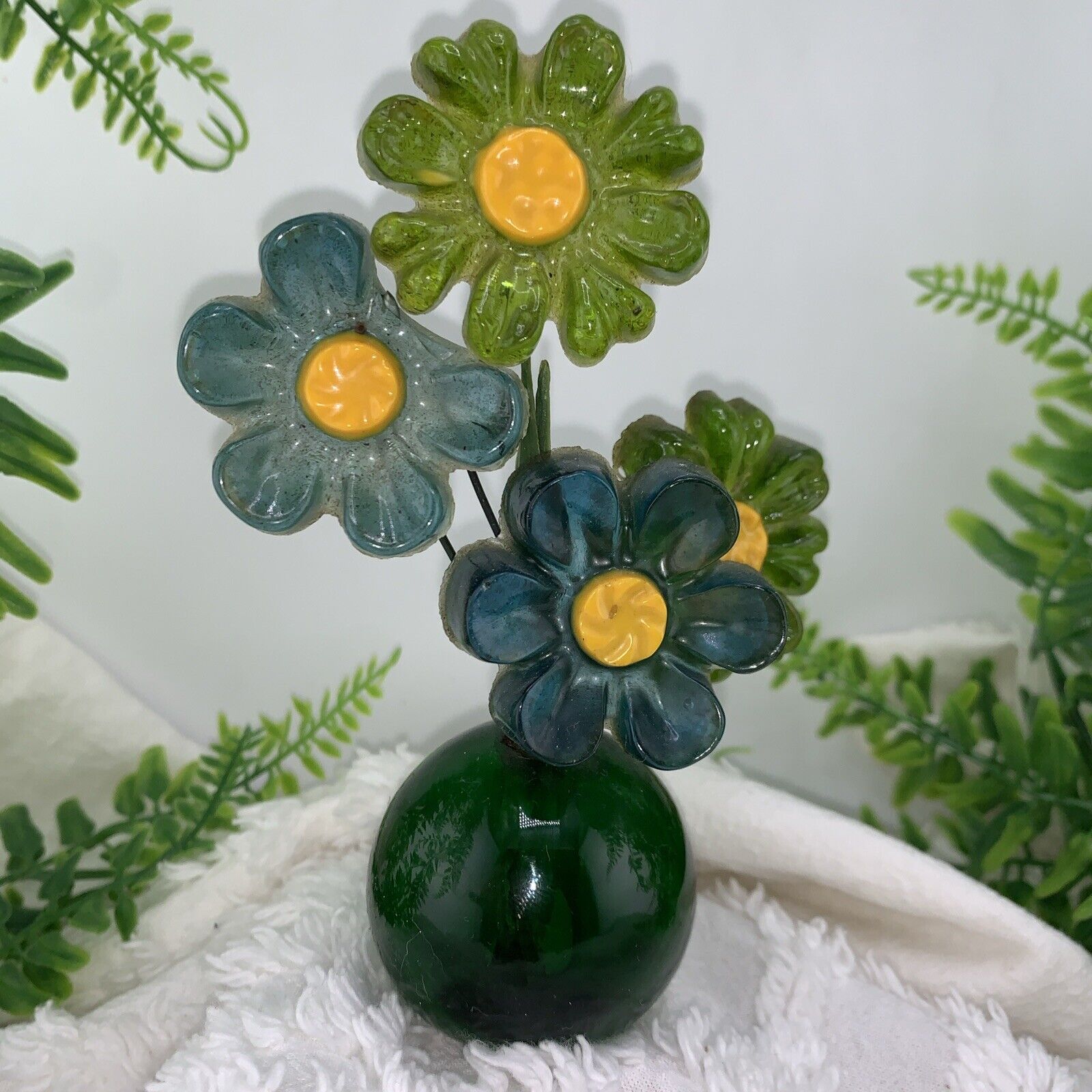 Vintage Resin Lucite Acrylic Daisy 4 Flower Sculpture Blue Green Hippy Boho