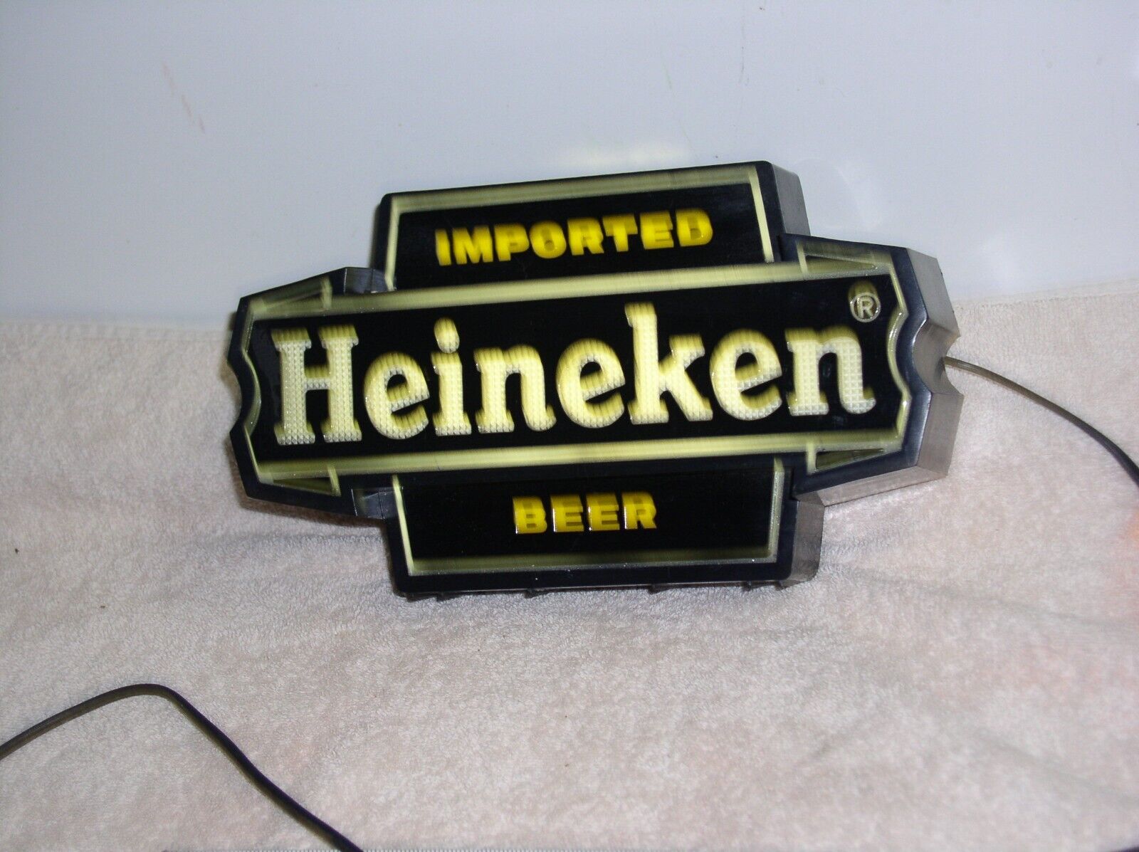 Vintage 1960s Heineken Imported Beer Lighted Bar Sign Man Cave Light 11\