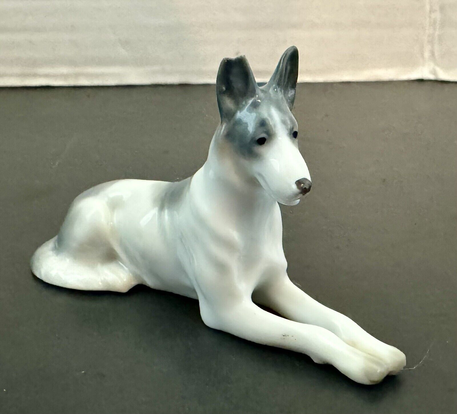 Metzler & Ortloff Germany Porcelain Dog Figurine 3” German Shepard *BROKEN EAR*
