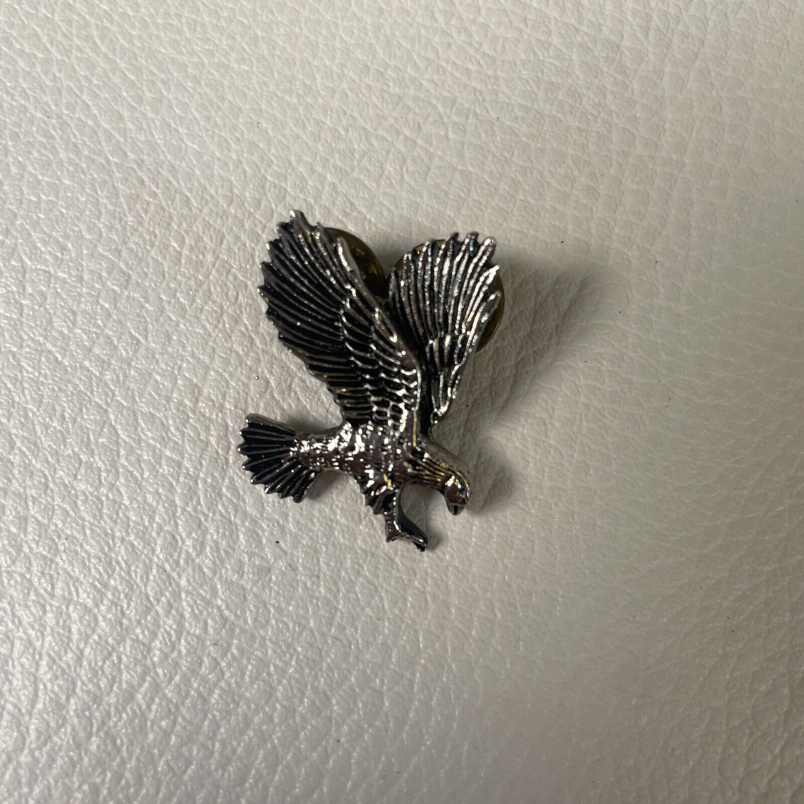 Flying Eagle MM United Chicago Lapel Pin (A543)
