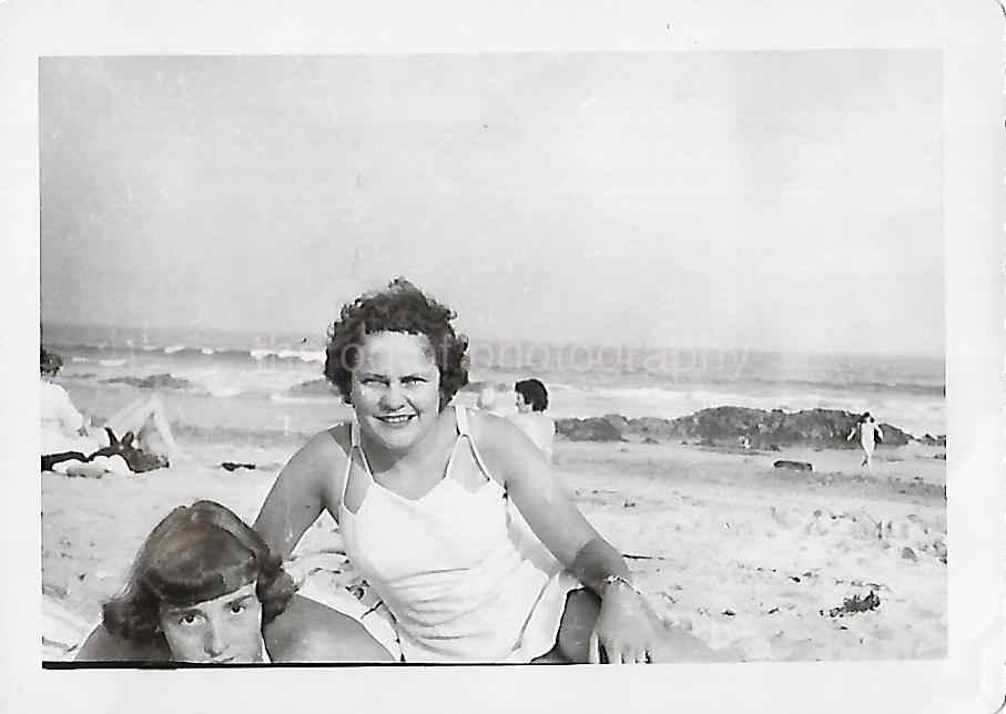 A DAY AT THE BEACH Found Photograph BLACK+WHITE Snapshot ORIGINAL 210 40 N