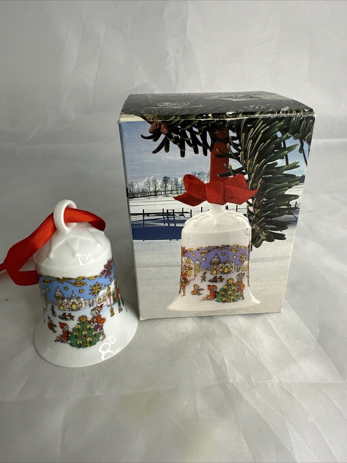 Hutschenreuther Weihnachts-Glocke 1987 Bell Ornament Signed Ole Winther In Box