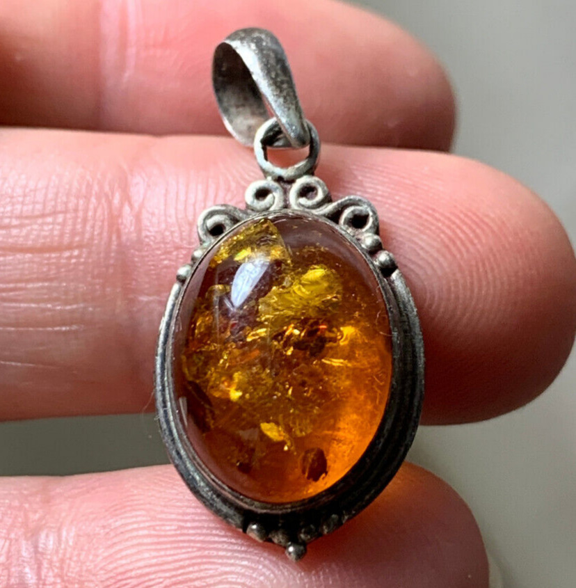 RARE BEAUTIFUL ANTIQUE BALTIC AMBER POLISHED GEM PENDANT .925 STERLING SILVER