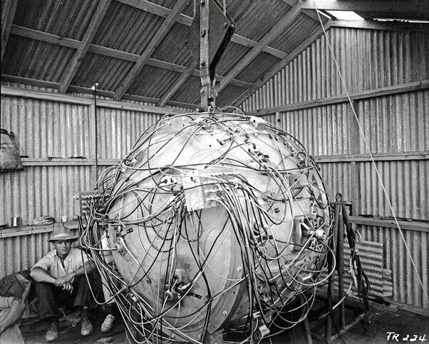 Trinity Test, The Gadget, the First Atomic Bomb, 1945, 8x10 WWII WW2 Photo 680a