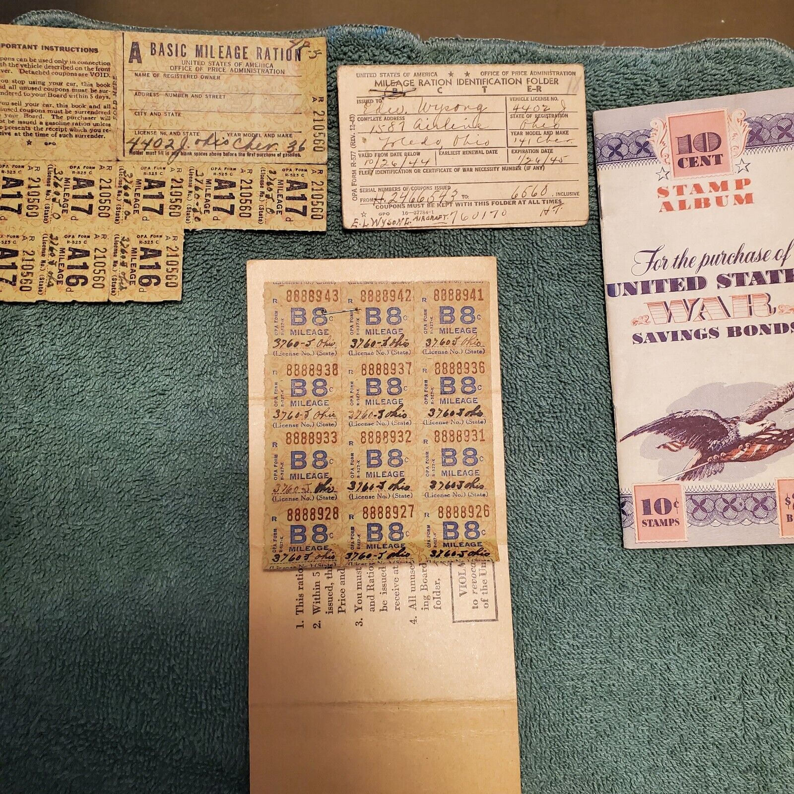 WWII GAS MILEAGE RATION CARDS & War Bond Stamps