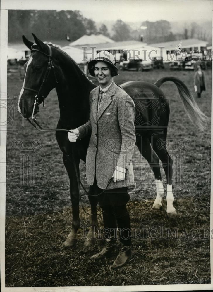 1931 Press Photo Evelyn Walker & horse Jack Lightining at Capital Horse show