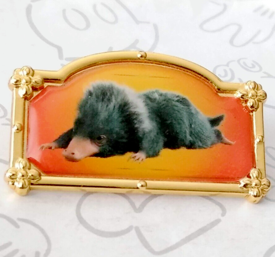 Niffler Crimes of Grindelwald Fantastic Beasts Harry Potter Loungefly Pin