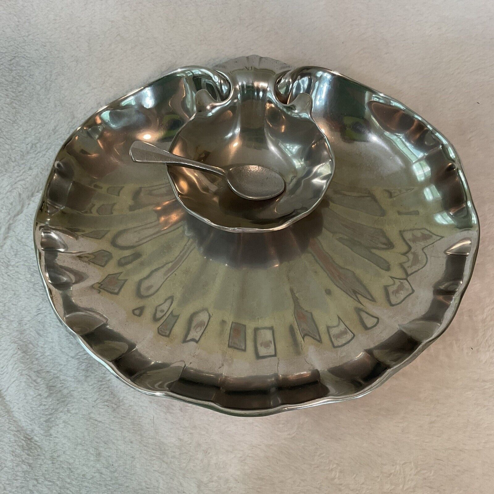 Wilton Co Armetale RWP Hors d\'oeures Chip Dip Tray Clamshell Pewter Bowl Spoon