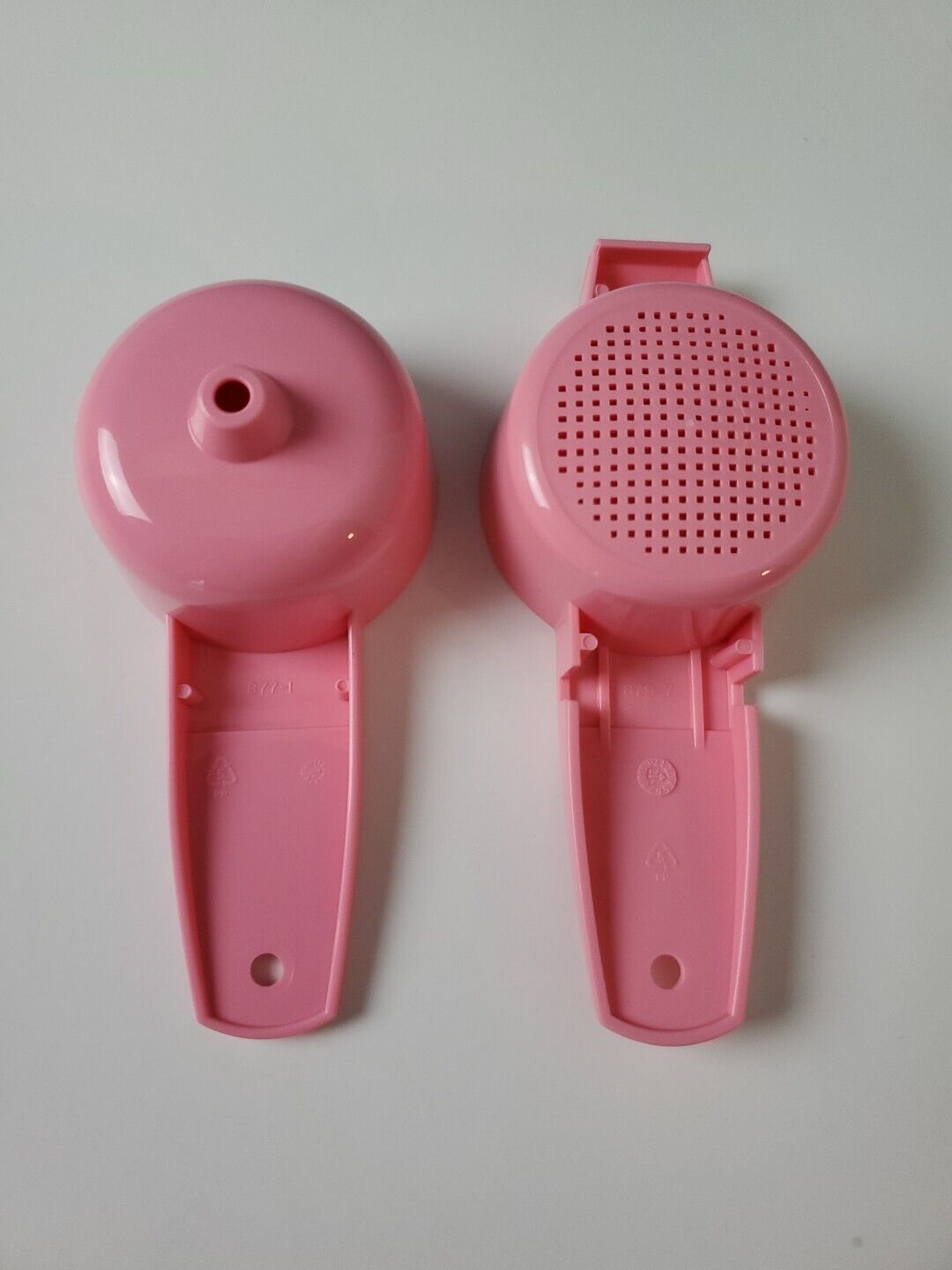 Tupperware Mini Strainer Sifter Funnel Set of 2 Gadgets Pink new