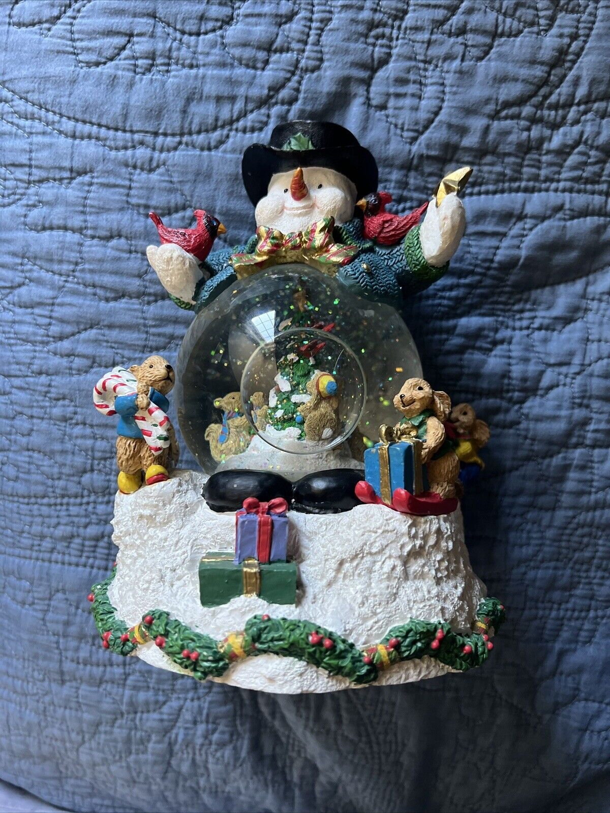 1996 Avon Gift Collection Frosty The Snowman Musical Snow Globe
