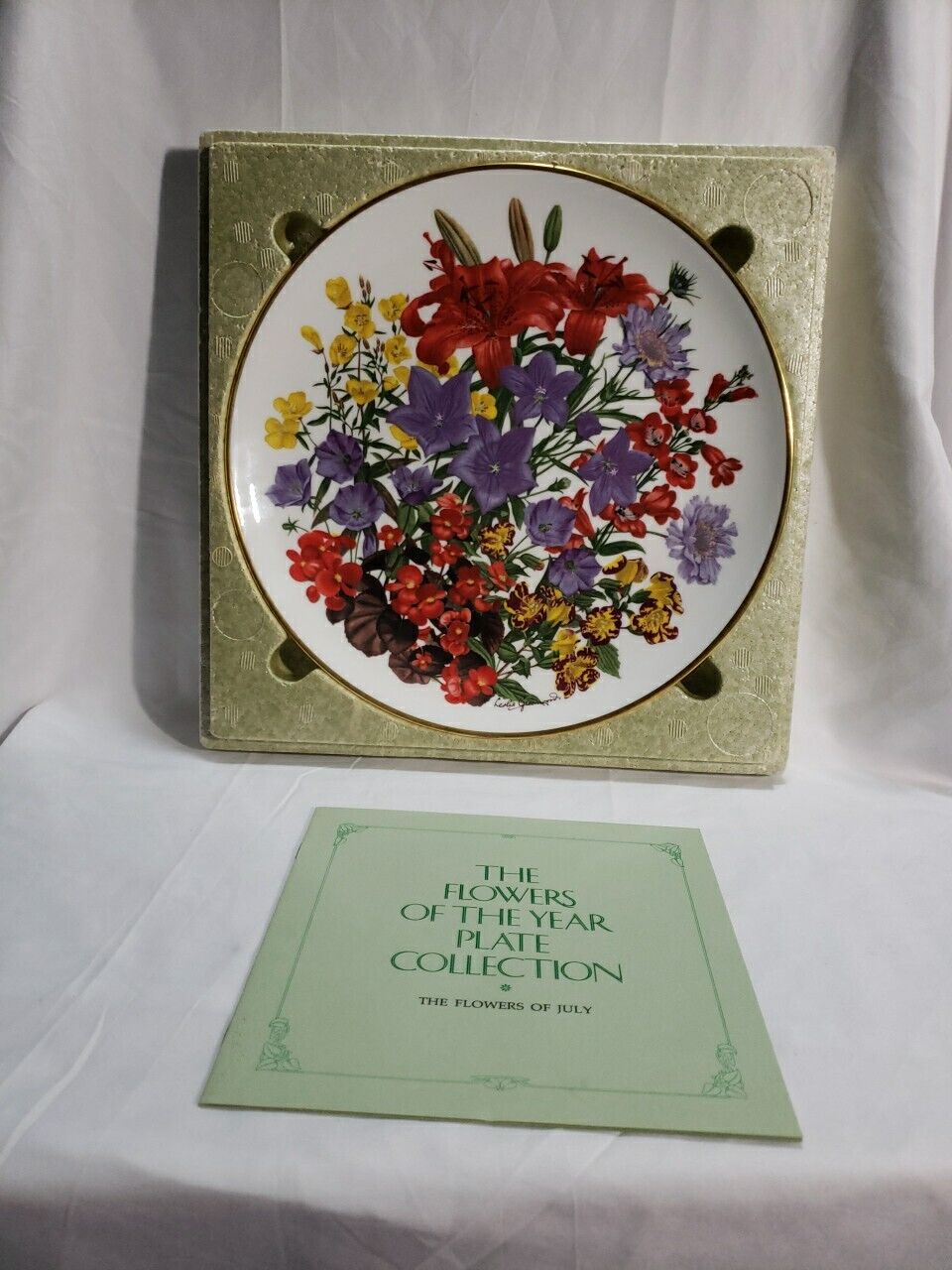 Wedgwood Franklin 1977 Porcelain Flowers of the Year Plate JULY  11.5” Excellent