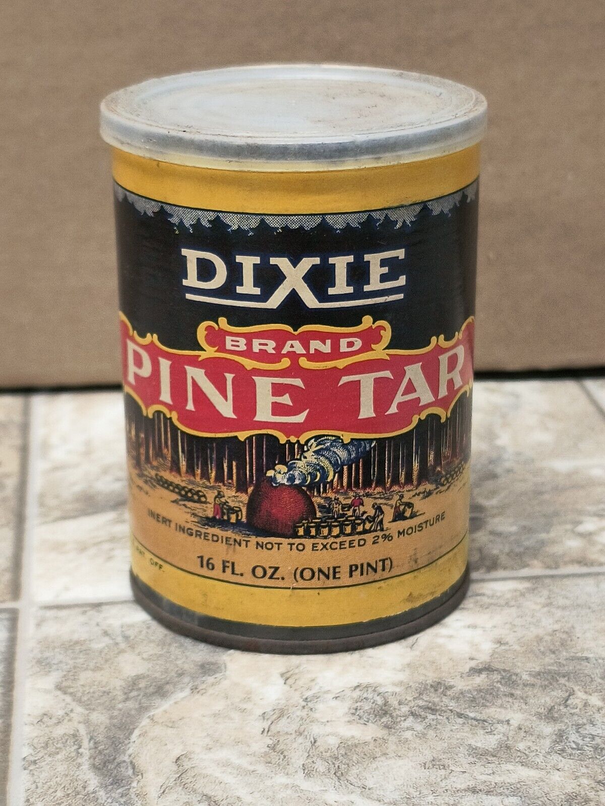 Vintage Unopened DIXIE PINE TAR Brand Tin Can 1 Pint, Paper Label. 