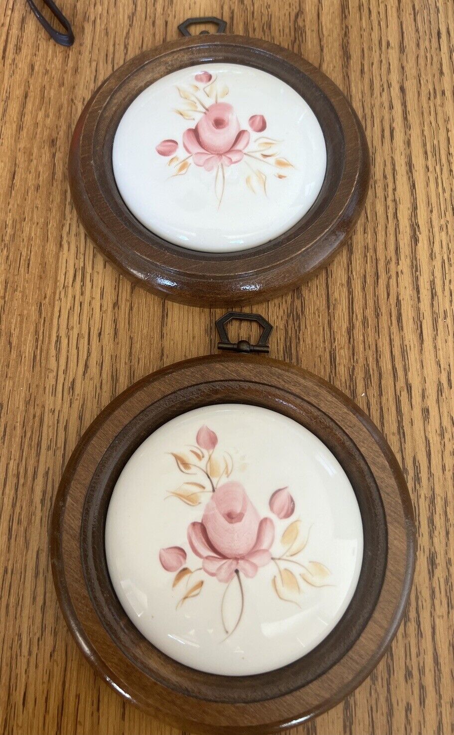 Vintage Set/2 Homco Home Interiors Ceramic Hanging Rose Hand Painted Approx 5 In
