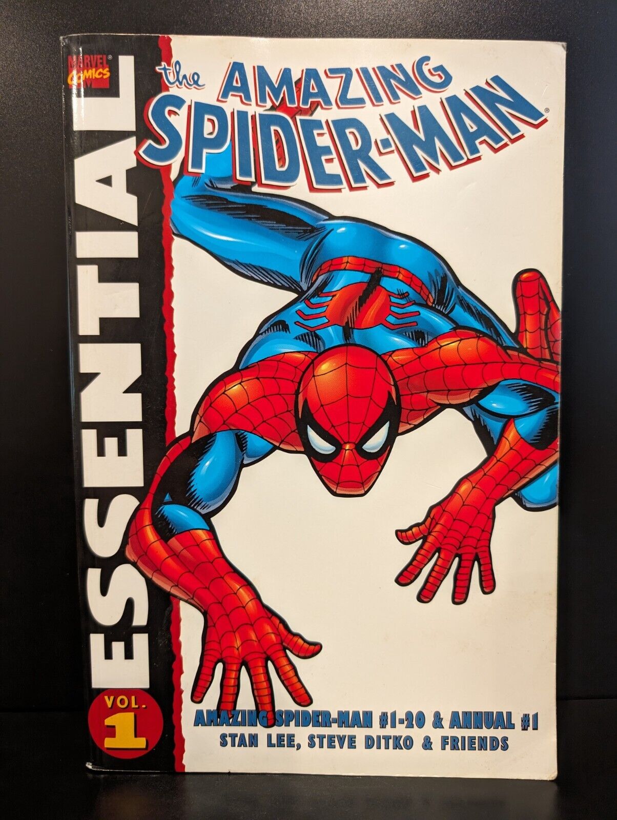 ESSENTIAL AMAZING SPIDER-MAN vol 1 AMAZING FANTASY 15 & SPIDERMAN 1-20 READING
