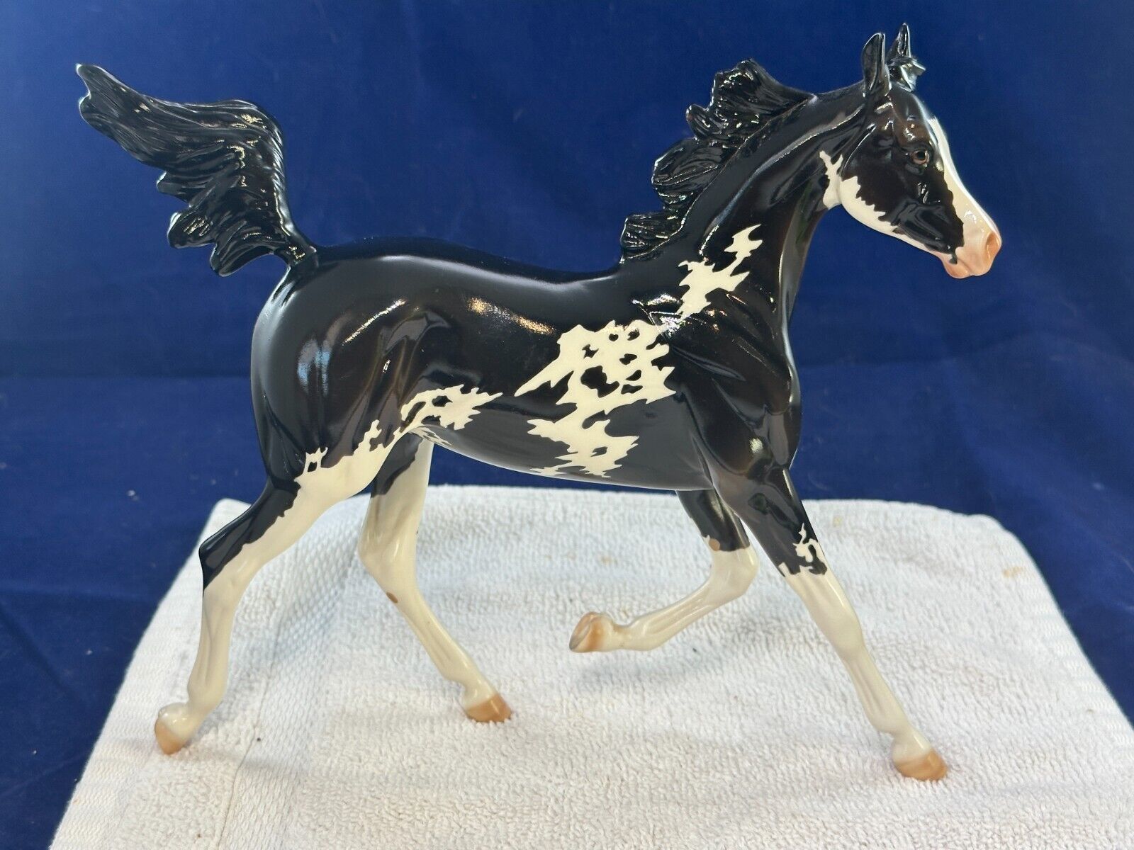 OF Peter Stone Horse - Glossy Black Pinto \