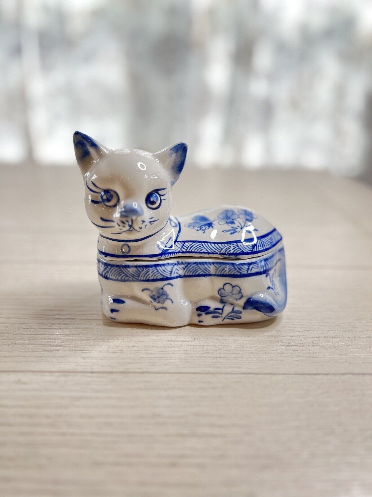 Vintage Hand painted Blue And White Cat Trinket Dish Wit Lid