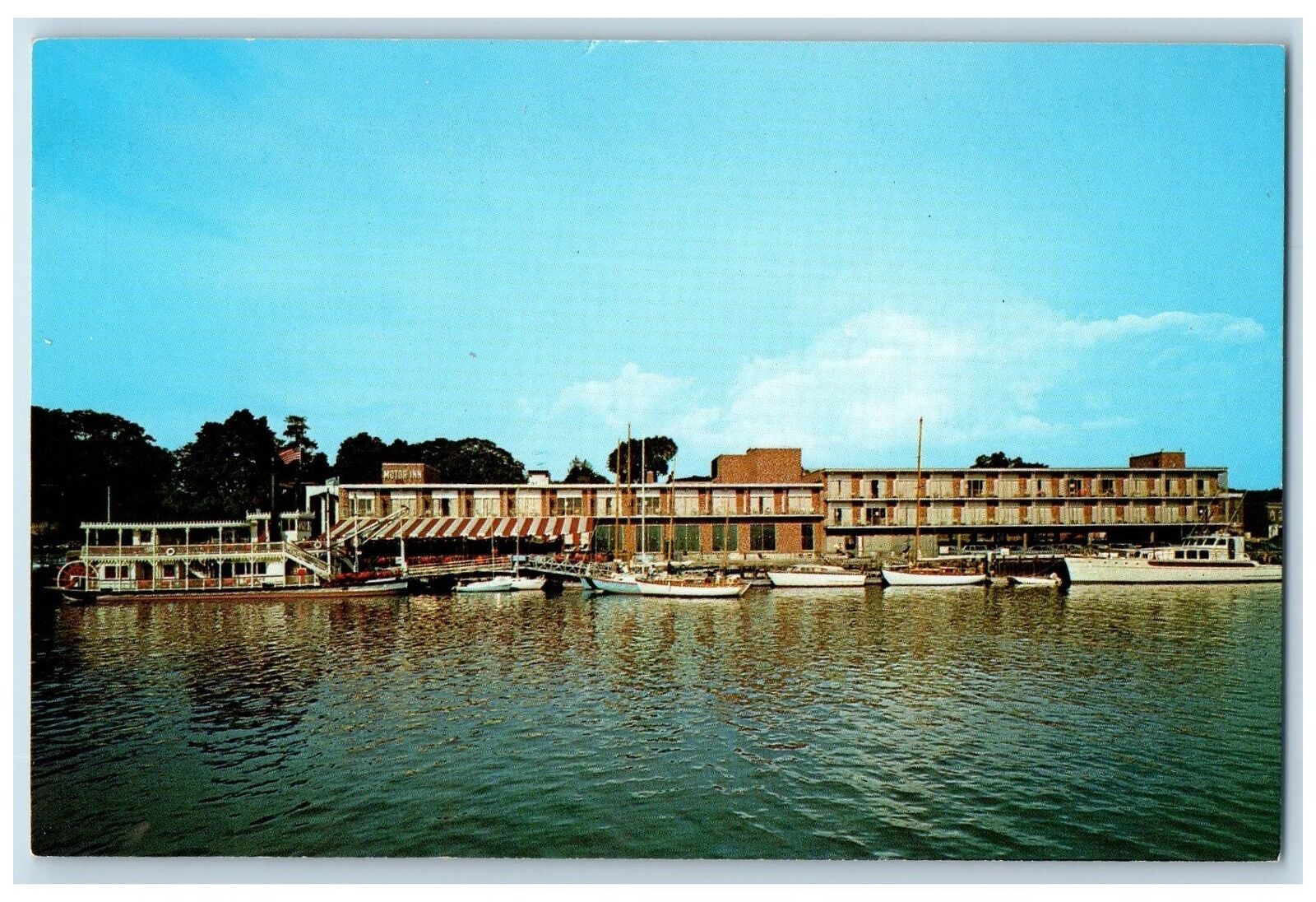 c1950 Showboat Motor Inn Docking Facilities Restaurant Greenwich CT Postcard