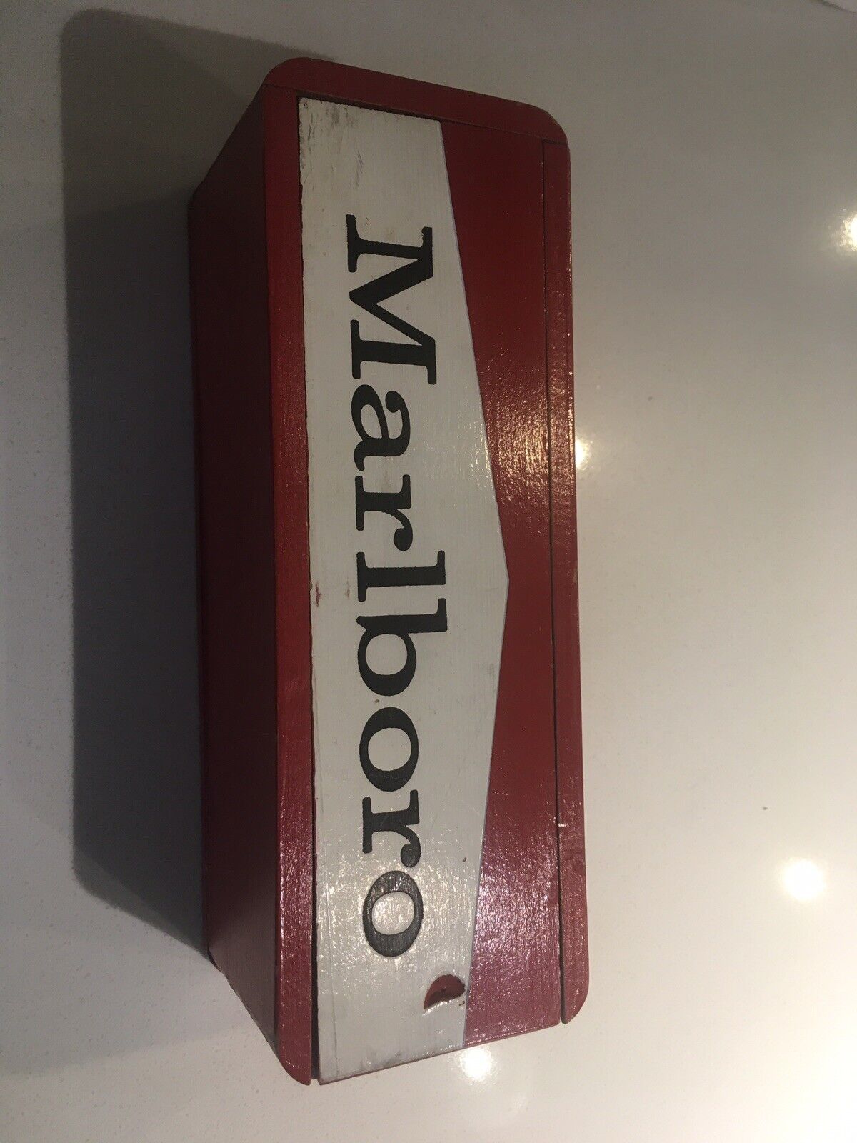 MARLBORO TOBACCO  DOMINO'S RED WOOD BOX  VERY RARE VINTAGE COLLECTORS ITEM