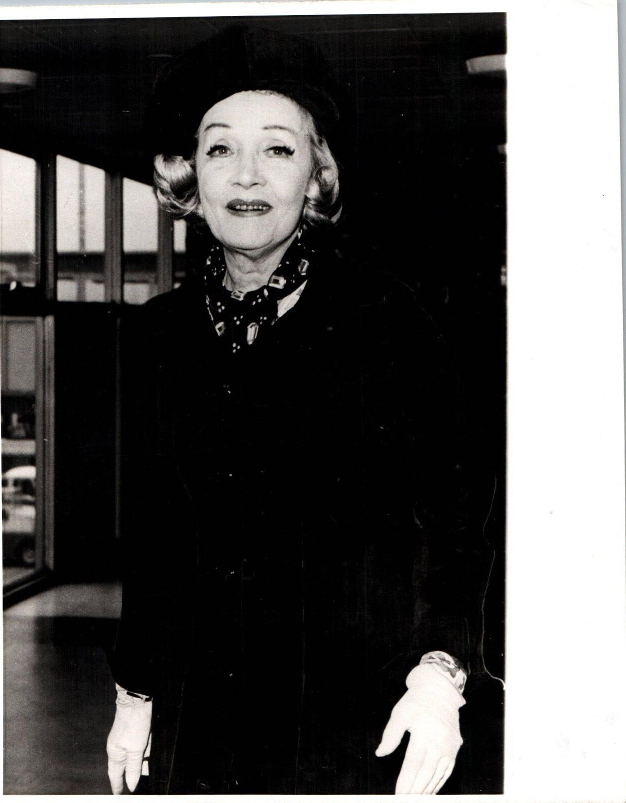 HOLLYWOOD BEAUTY MARLENE DIETRICH STYLISH POSE STUNNING PORTRAIT 1972 Photo C35