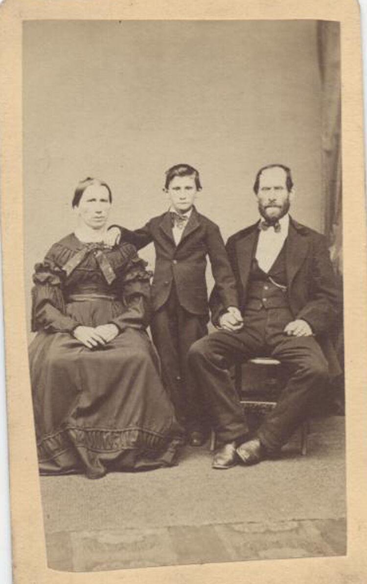 1872 CDV PORTRAIT OF WELL-DRESSED FAMILY IN ALL BLACK CLOTHING - ALTOONA, PA