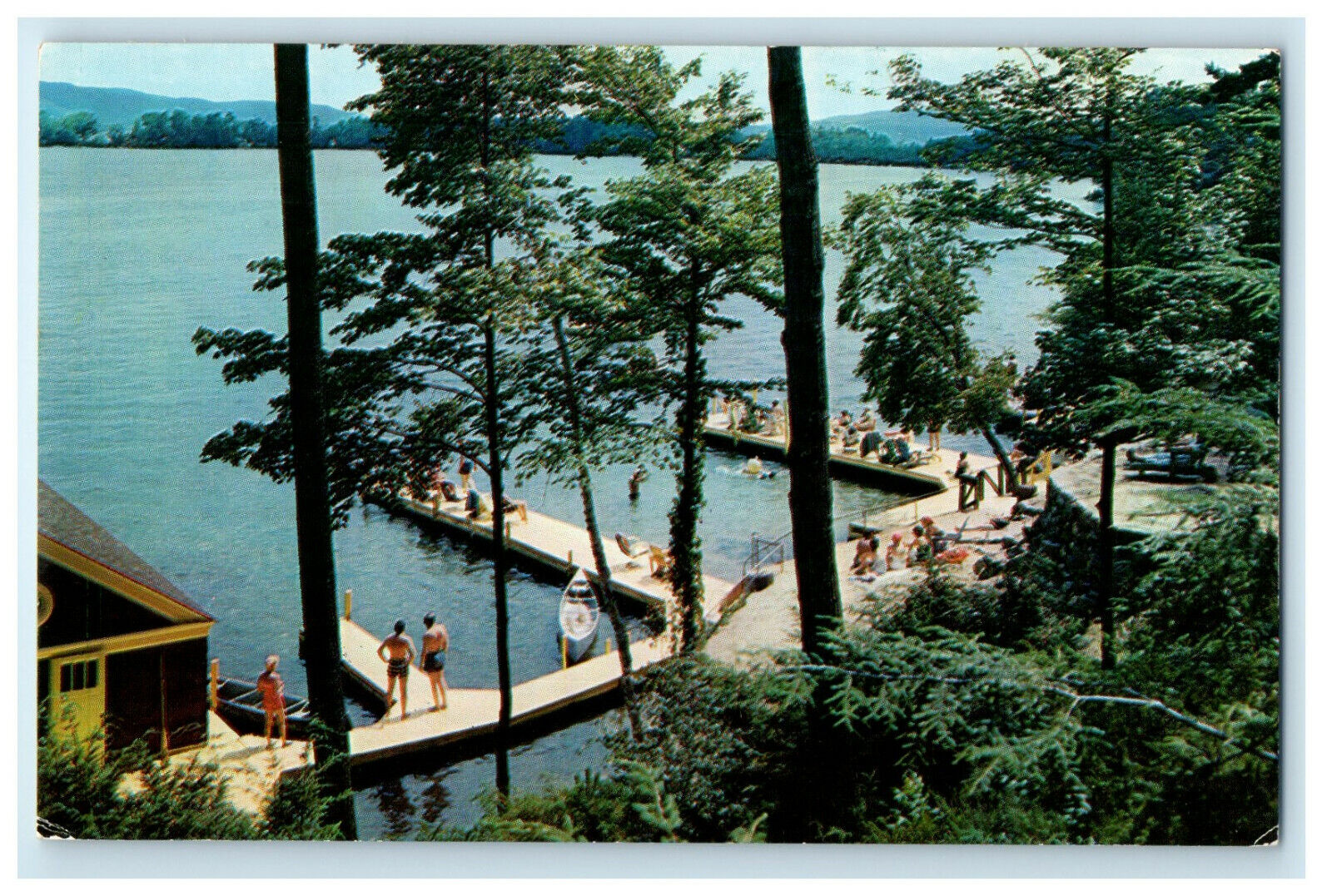 c1950s Blue Water Manor, Adirondacks Wonderland Diamond Point NY Postcard