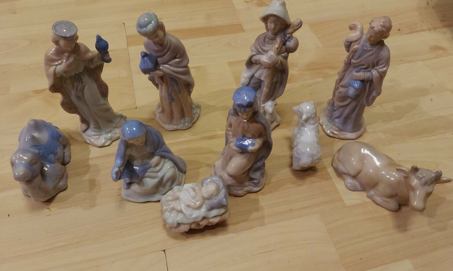 Sweet Little Ceramic Nativity Set 10 Pcs Blue/White/gray Glaze