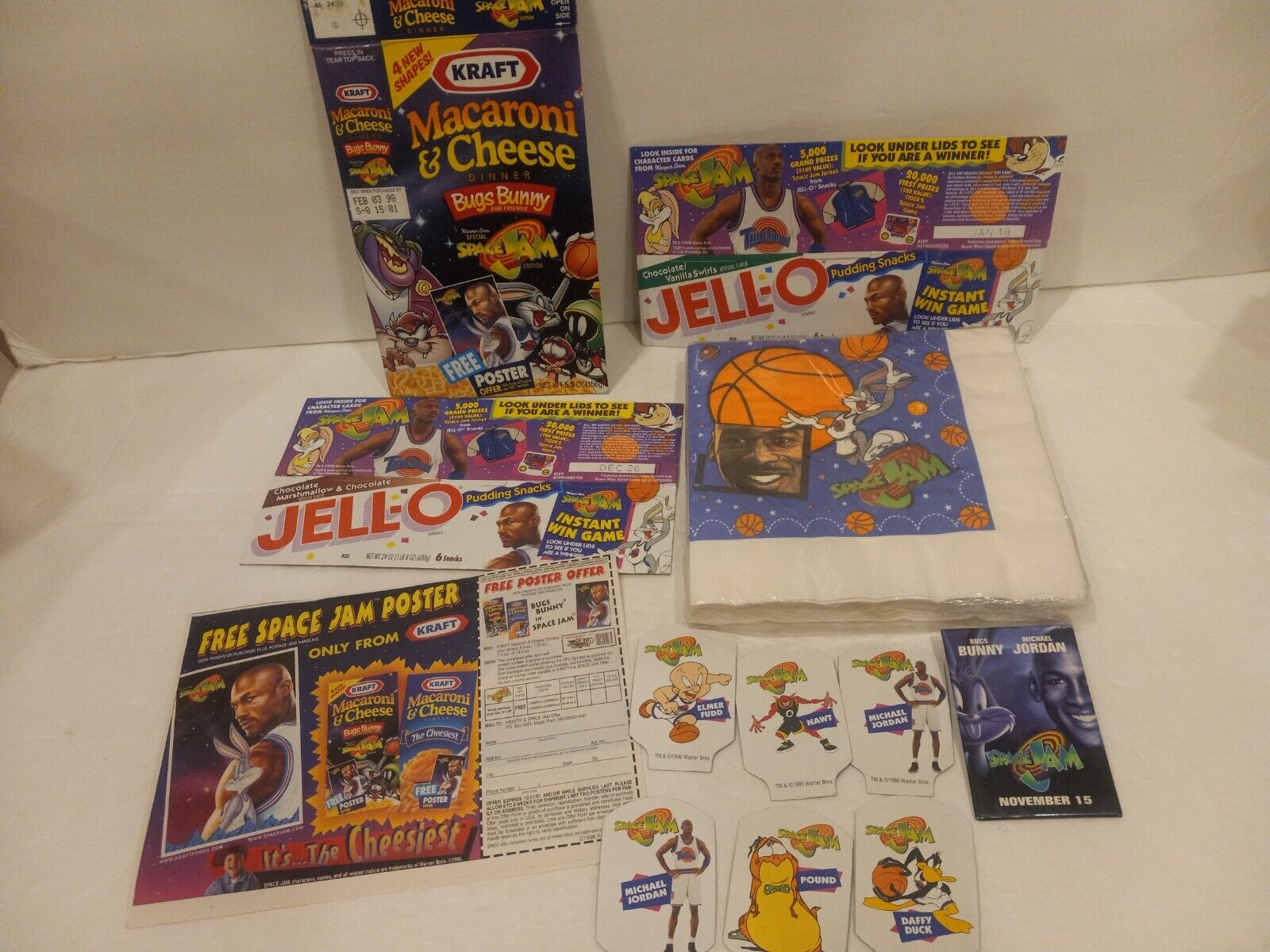Space Jam 1990\'s mixed lot of collectibles