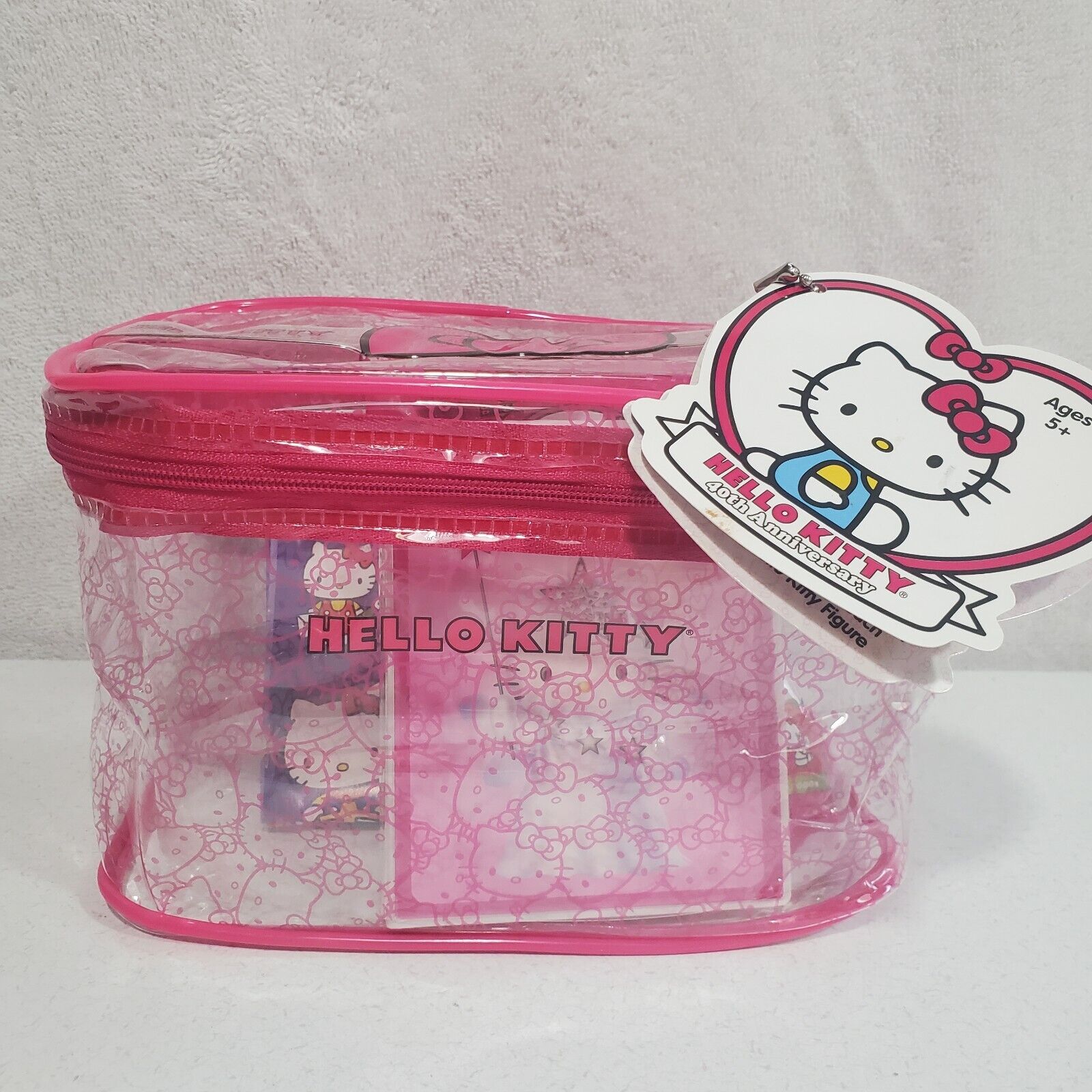 2014 Upper Deck Hello Kitty 40th Anniversary Carry Case w2 Trading Card Fun Pack