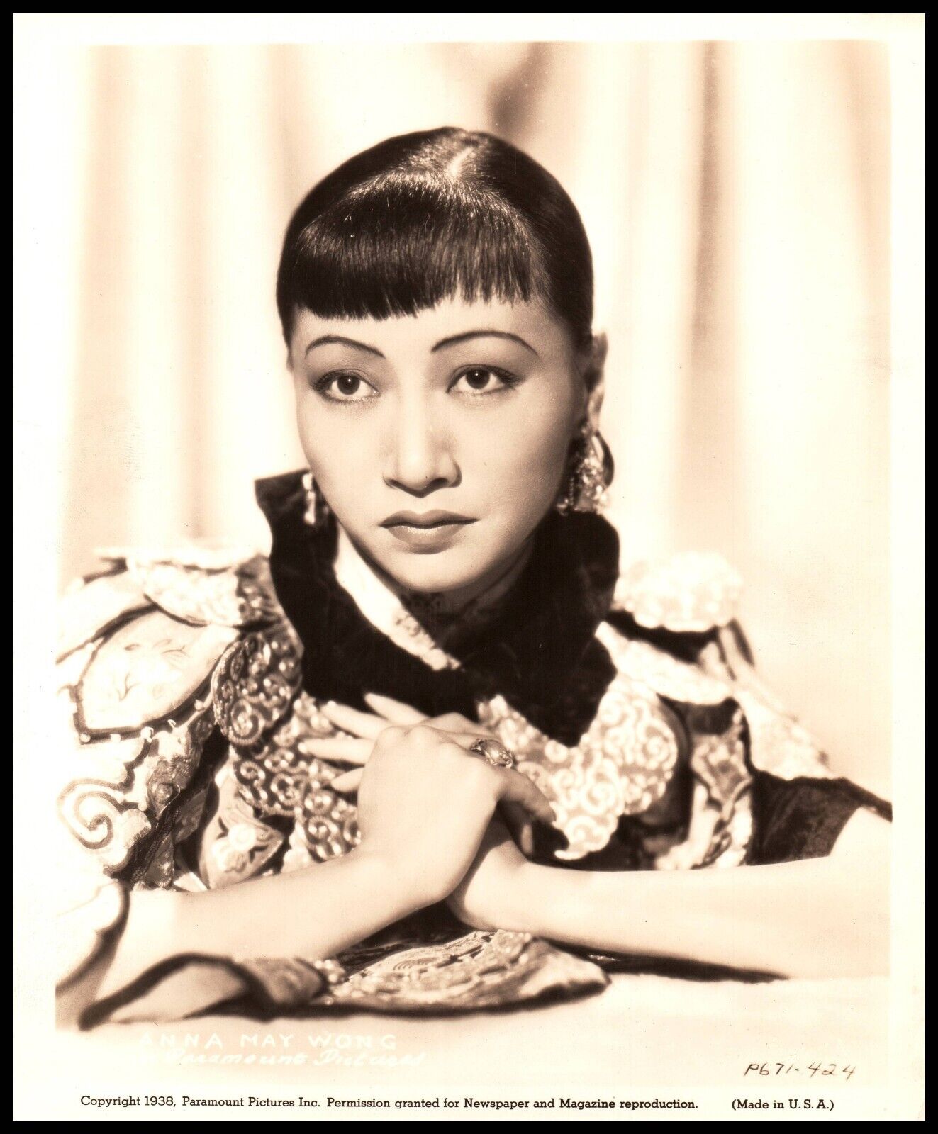 Hollywood Beauty ANNA MAY WONG 1930s ALLURING POSE CHINESE PORTRAIT Photo 700