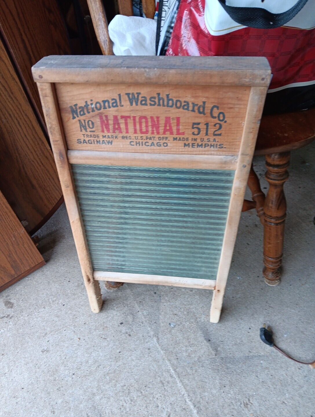 Vintage National Washboard Co. No. 512 Washboard with Victory Glass 