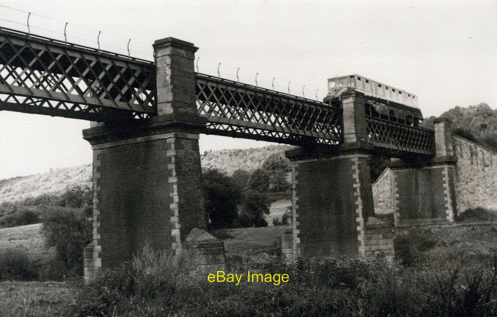 Photo 6x4 Railway GWR Railcar on Bridge / Viaduct c1930\'s