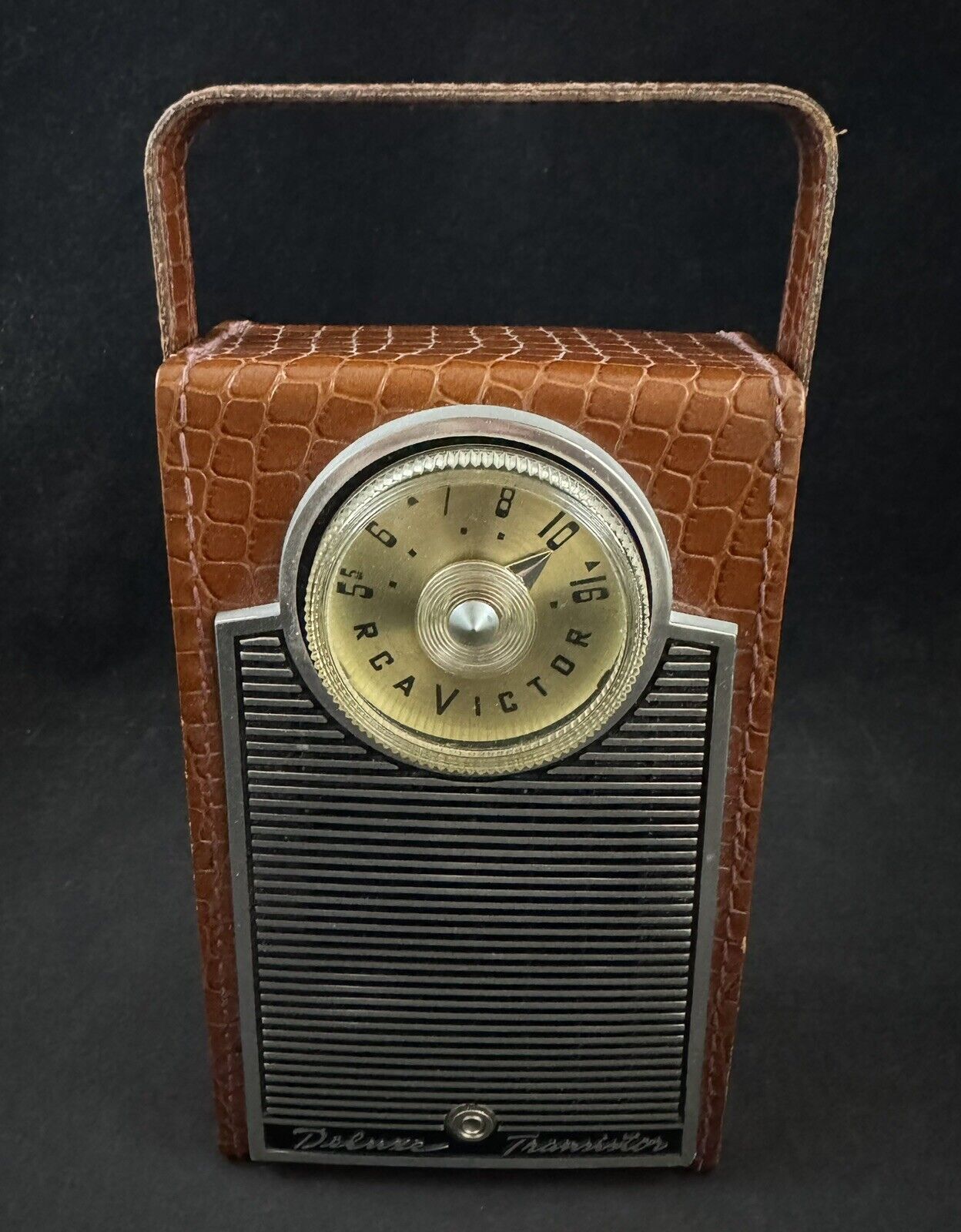 Vintage RCA Victor Deluxe Transistor Radio w/ Alligator Embossed Leather Cover