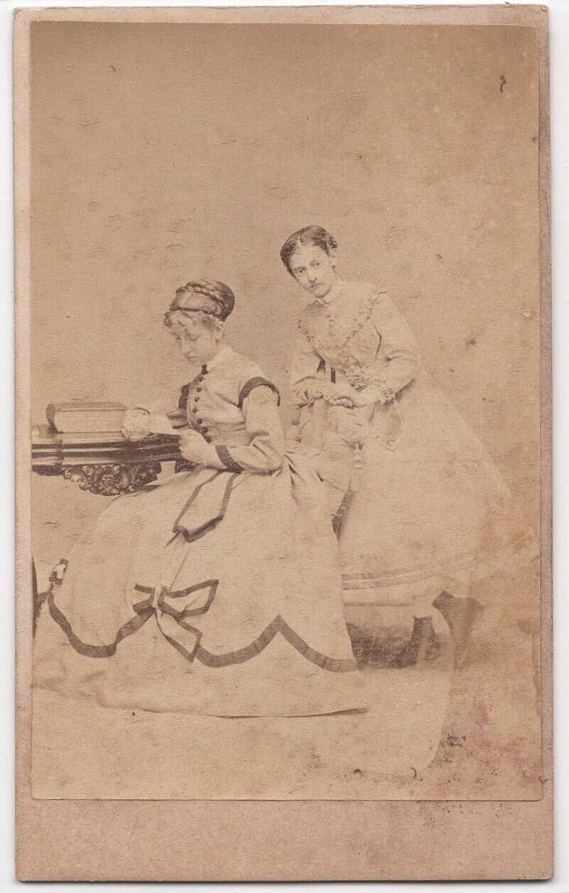 ANTIQUE CDV CIRCA 1860s ALLEN GORGEOUS YOUNG CIVIL WAR ERA LADIES BOSTON MA.