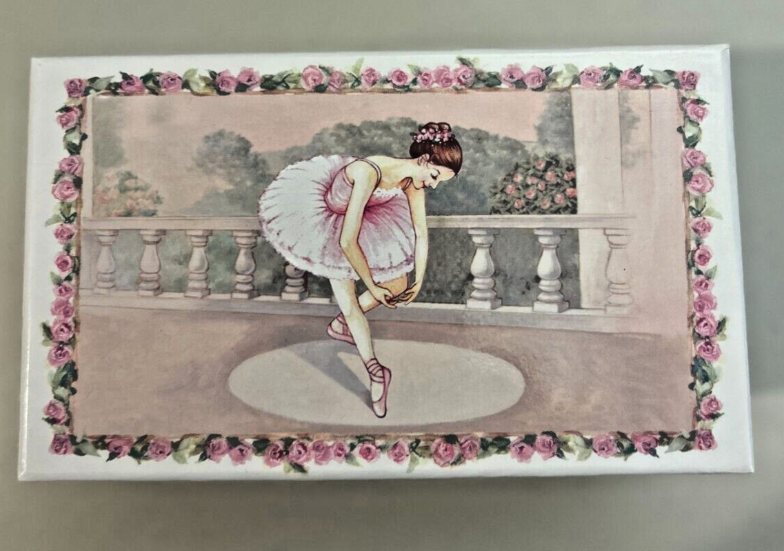 Girl\'s NWT Spinning Ballerina Musical Jewelry Box Pink
