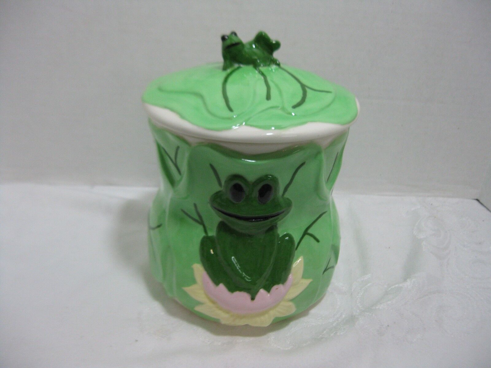 Kimple Mold Corp 1985 Ceramic Canister Dog Treat Candy  Frog & Lily Pads 