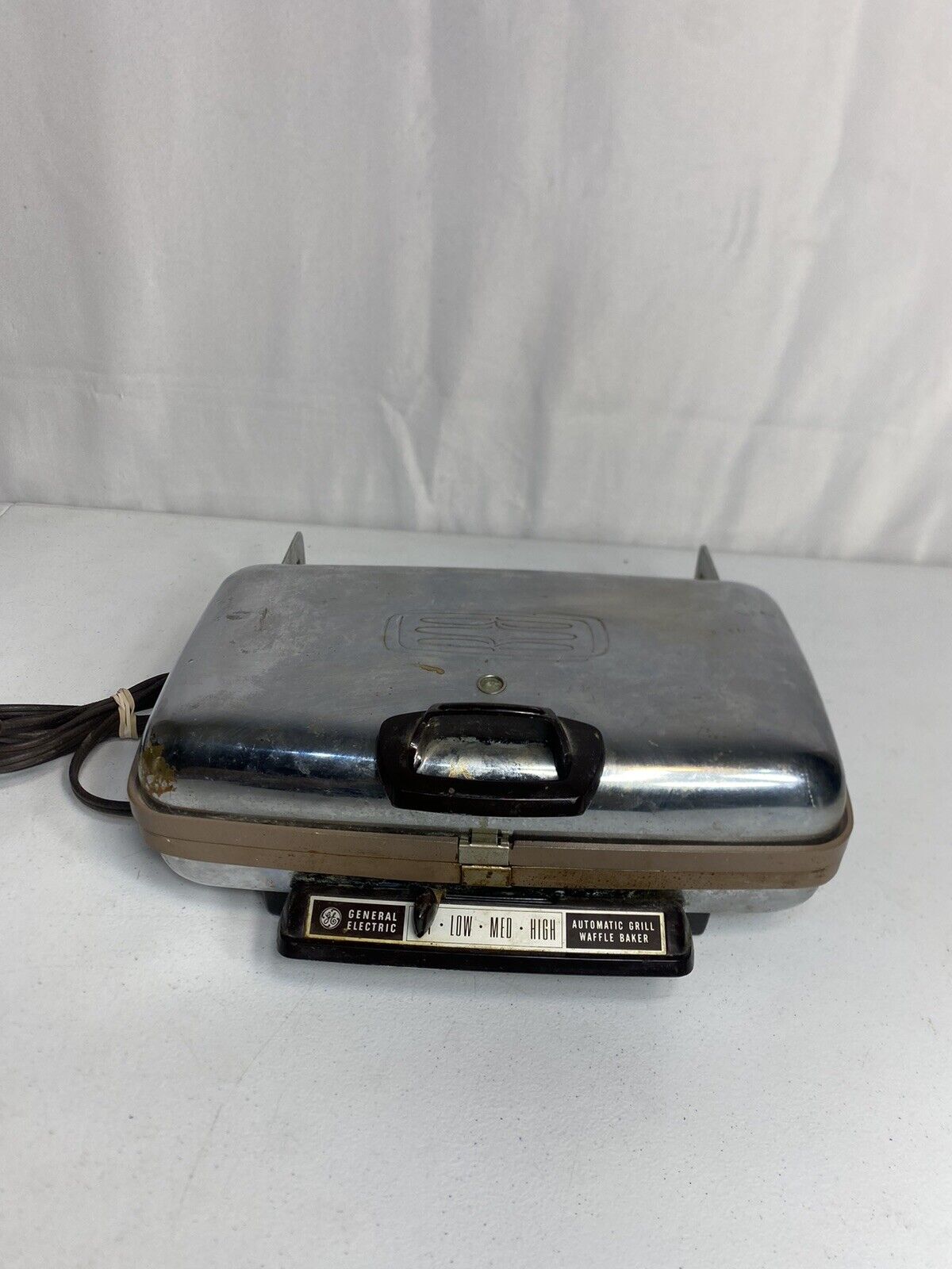 Vintage General Electric GE Automatic Grill & Waffle Baker Maker 14G44T WORKS