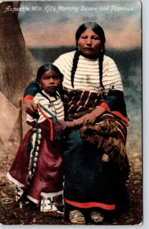NATIVE AMERICANA POSTCARD , Aupoakte Win. Kill Morning Mother and Papoose 1910