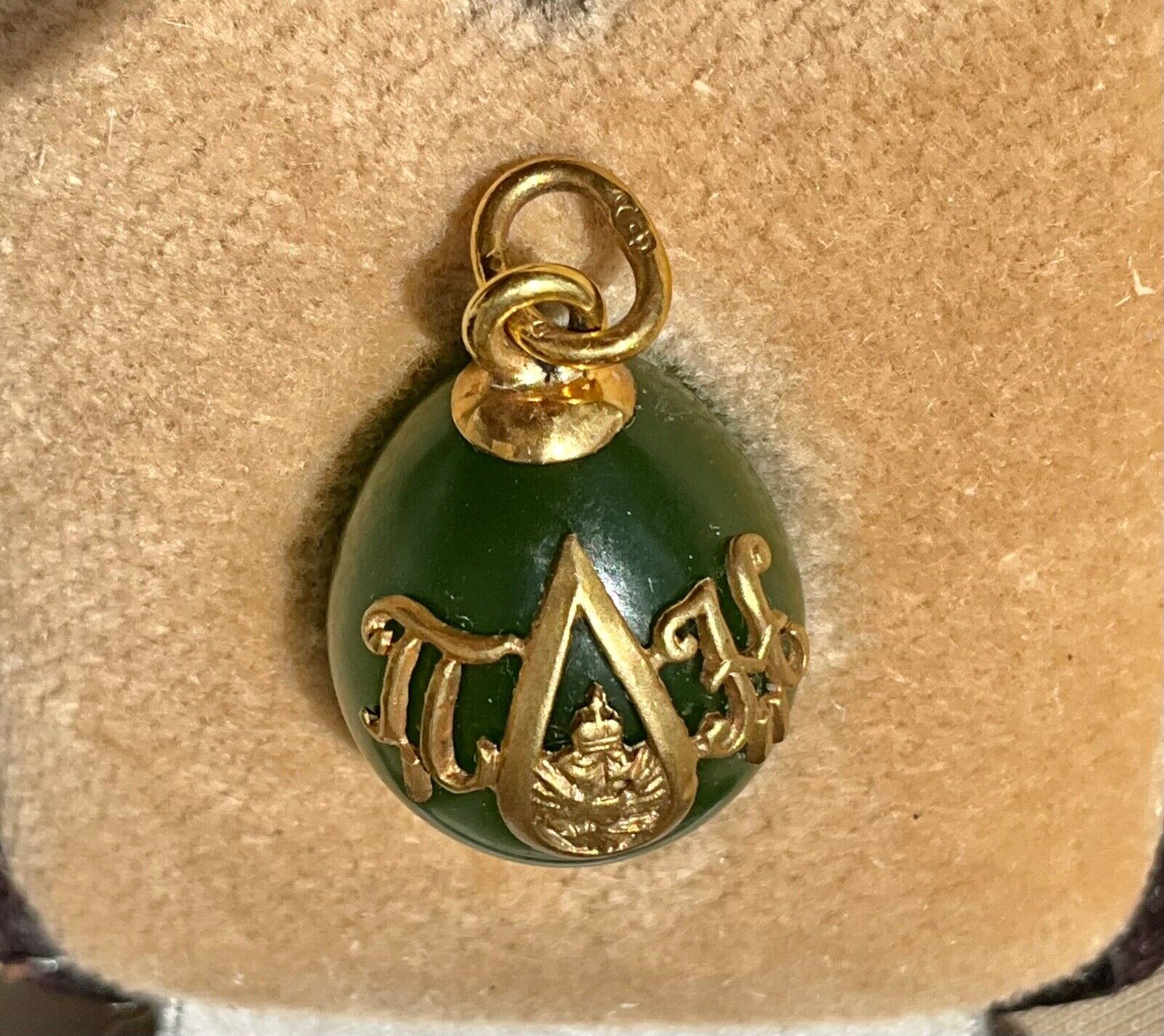 Antique Russ Imperial Faberge 56 gold diamond  jade egg pendant, 
