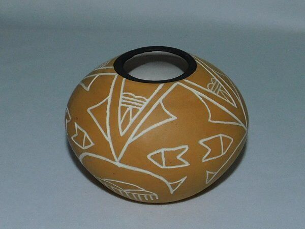 Acoma NM Native American B Garcia Symbol Art Design Pottery Vase Pot Signed