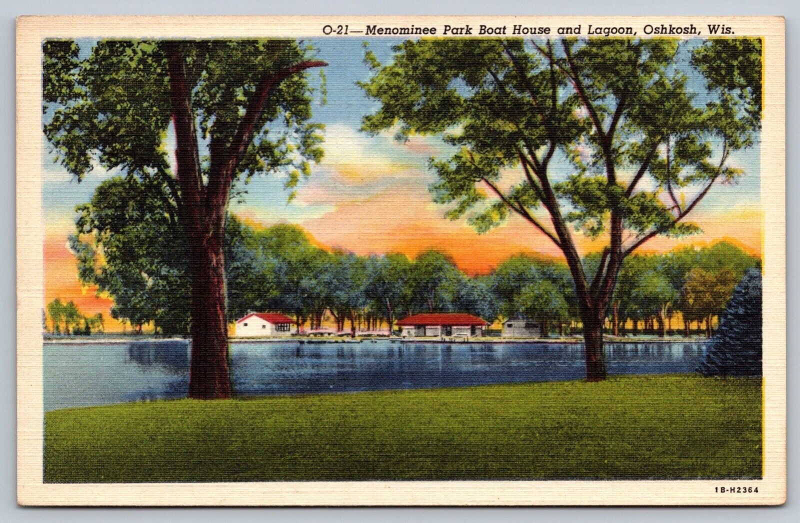 Oshkosh WI- Wisconsin, Menominee Park Boat House And Lagoon, Vintage Postcard