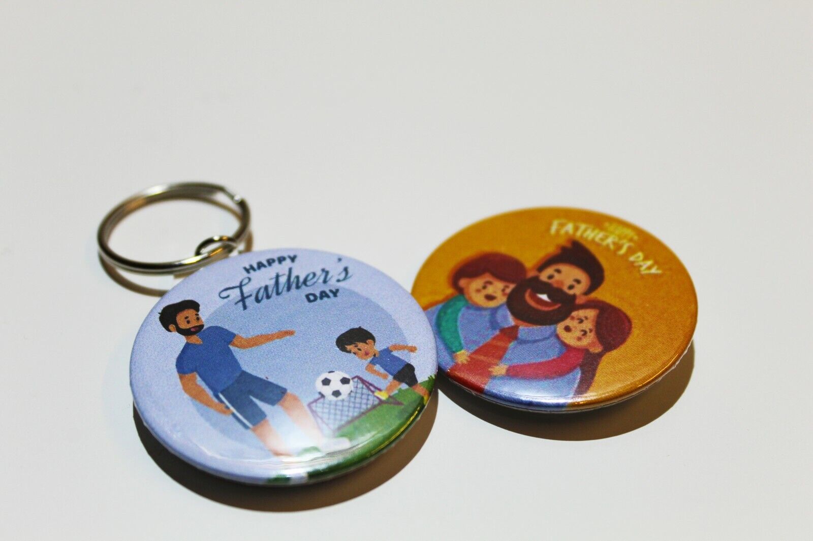 Happy Father\'s Day Gift Pin Badges and Keyrings Size 45mm