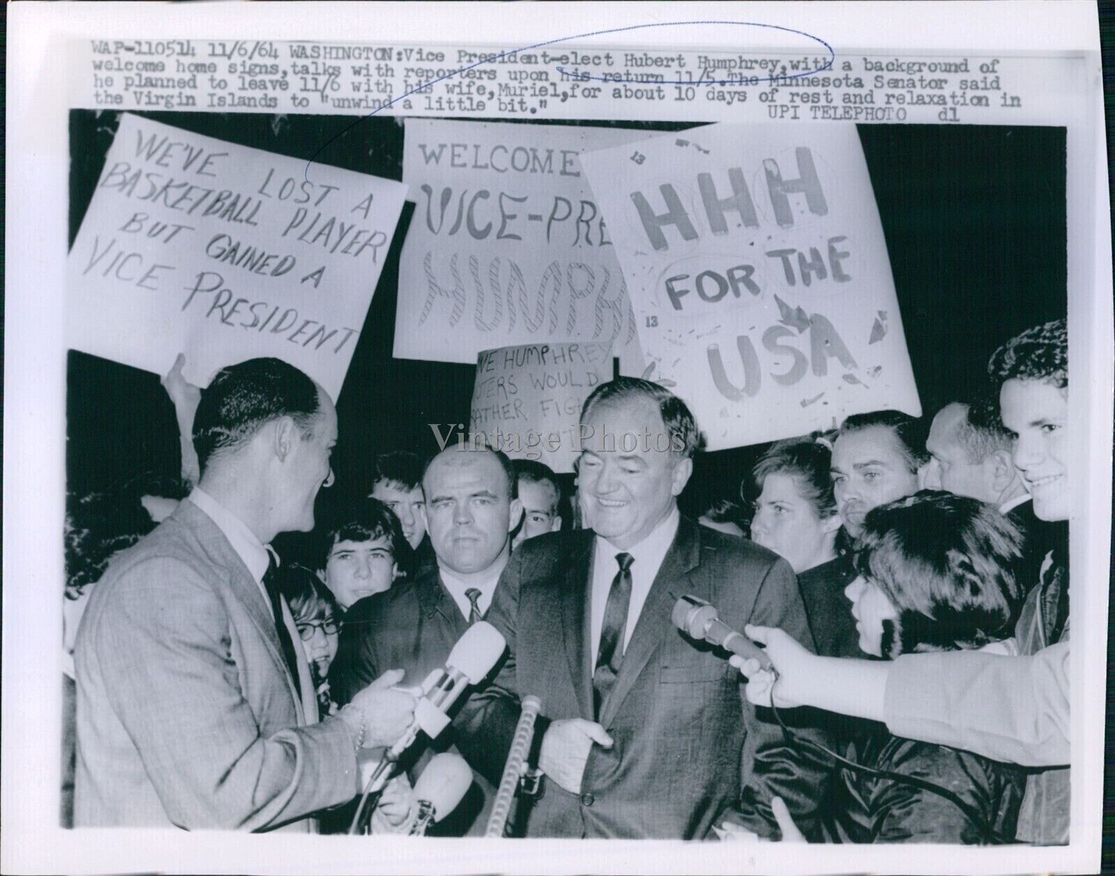 1964 Vp Elect Hubert Humphrey Welcome Home Signs Mn Politics 7X9 Vintage Photo
