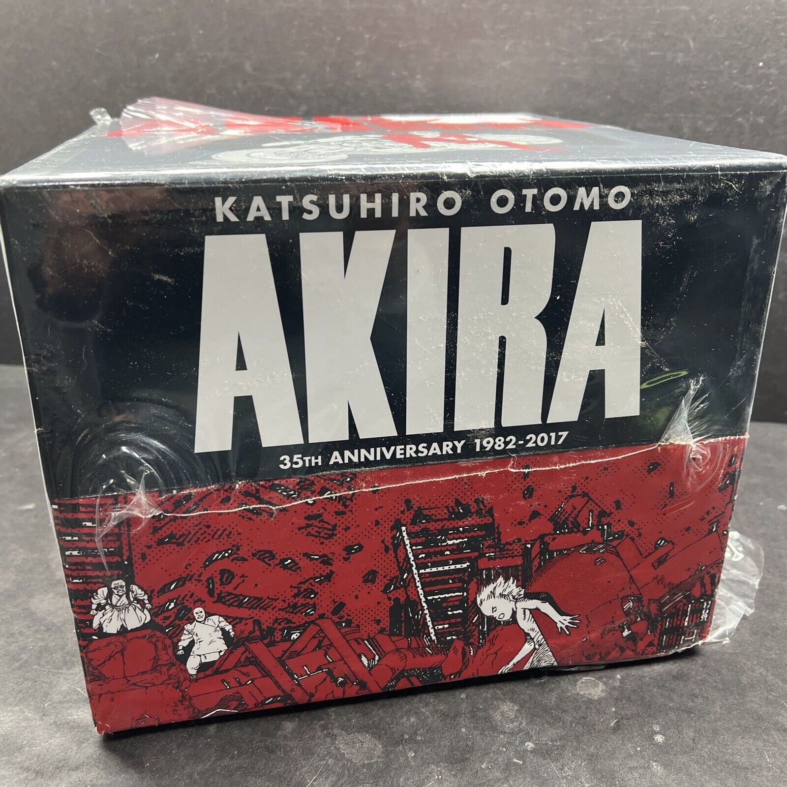 Akira - 35th Anniversary Edition #4 (Kodansha USA, October 2017) Box Set DMG PKG