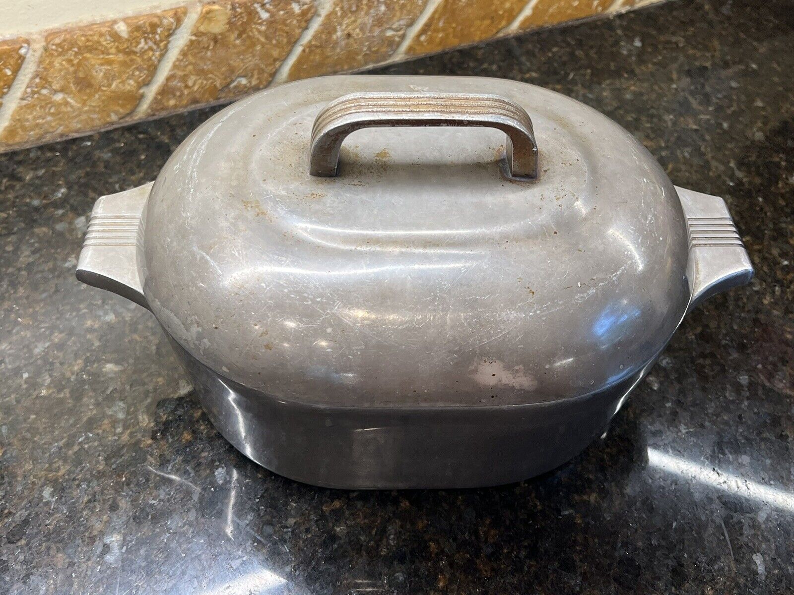 Vintage Magna Lite  Dutch Oven 8 1/2 x 10 1/2 Made In The U.S.A.