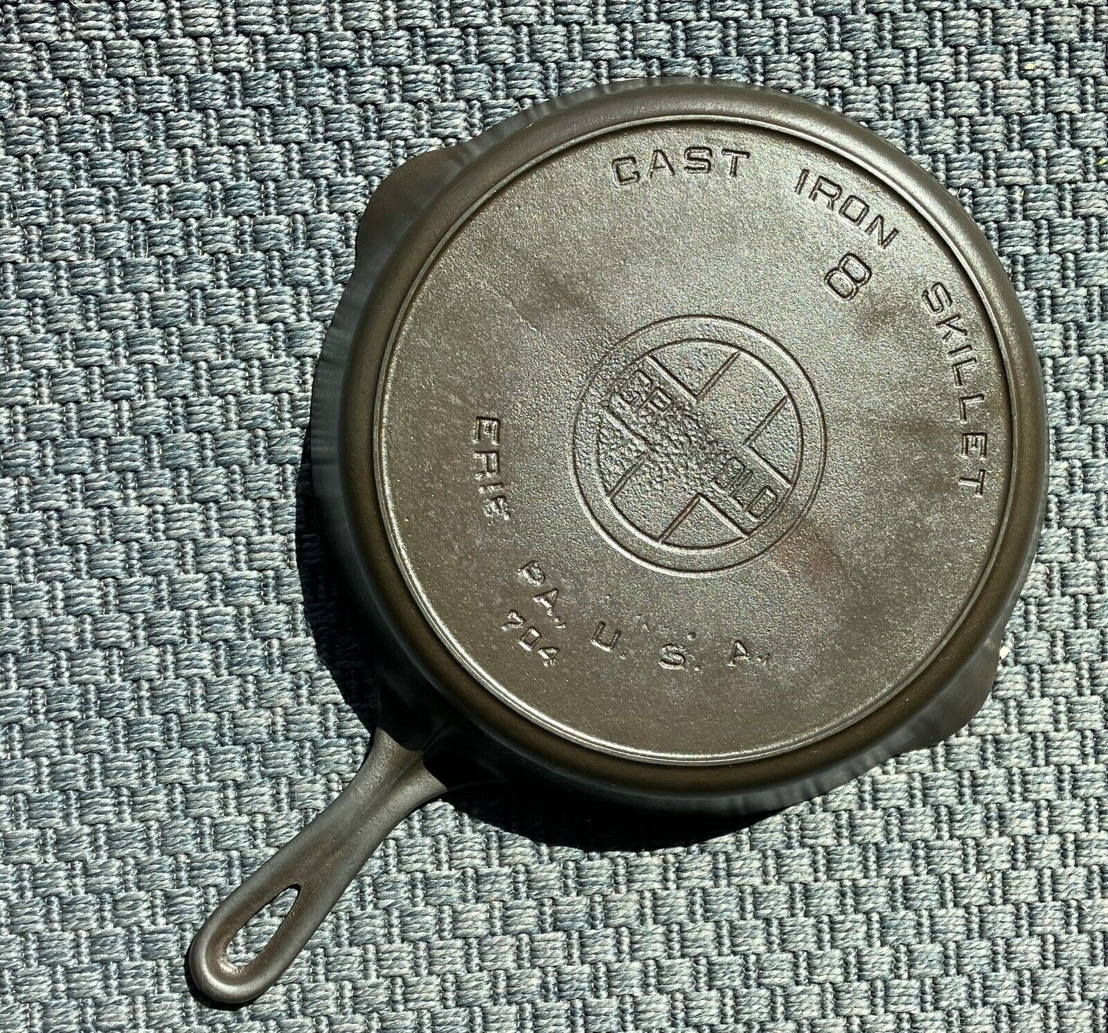 Vintage Griswold #8 cast iron skillet with heat ring. Cleaned and Seasoned.